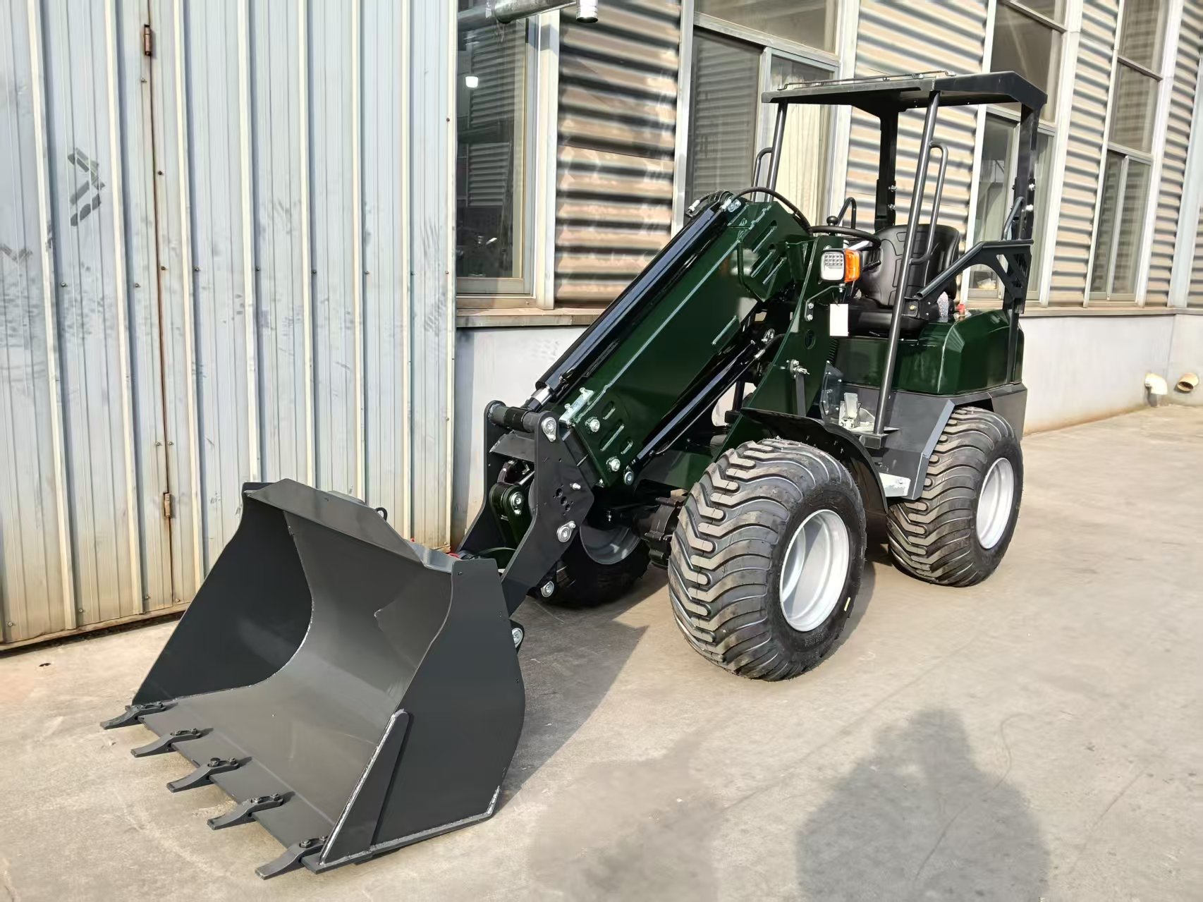 Nicosail KZL918 2100kg Mini Ła – Skid Steer Loader recenzja i cena